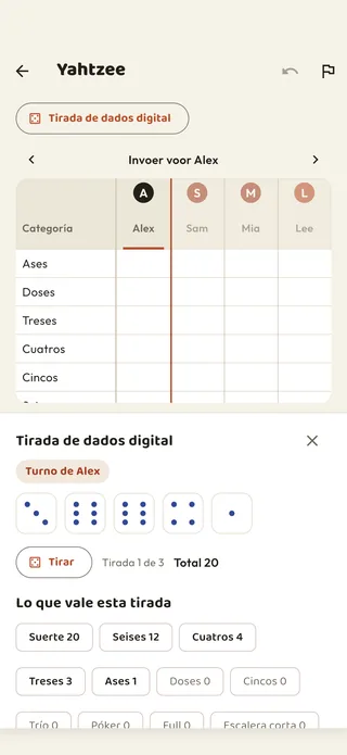 Una hoja de Yahtzee para dos jugadores, con los dados abiertos