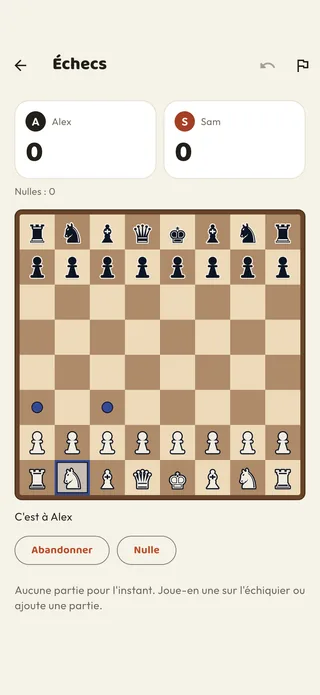 Une partie d'échecs sur un plateau en bois dans l'app Braggster