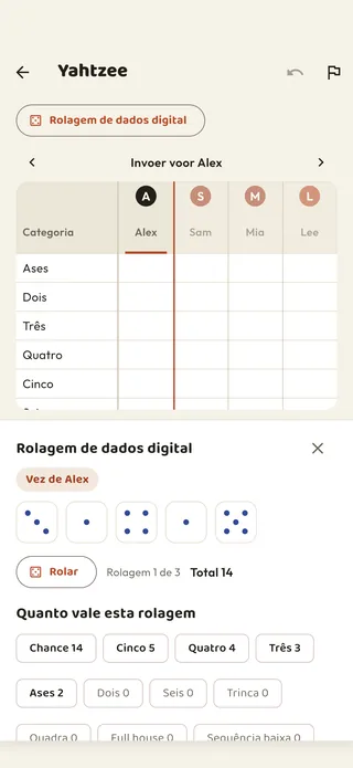 Uma planilha de Yahtzee para dois jogadores, com os dados abertos